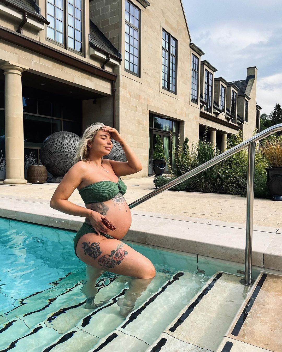 Olivia Bowen Hot Preggo