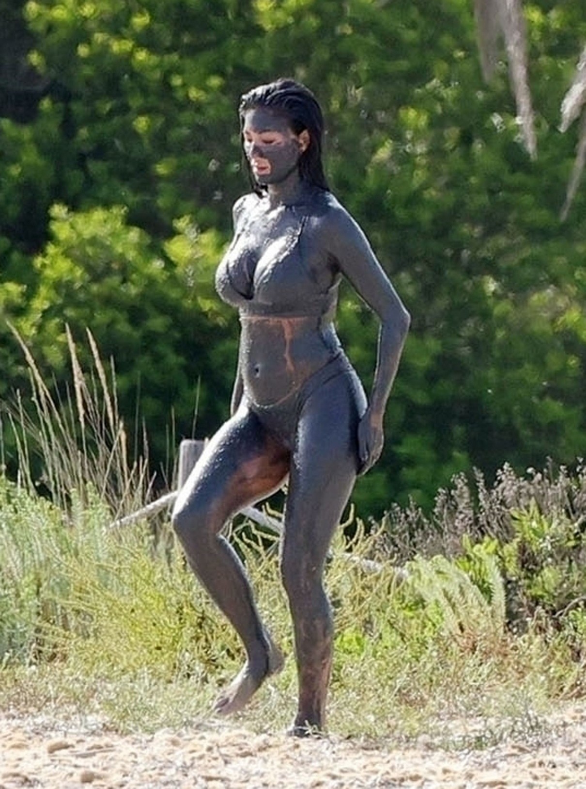Nicole Scherzinger Sexy In Mud
