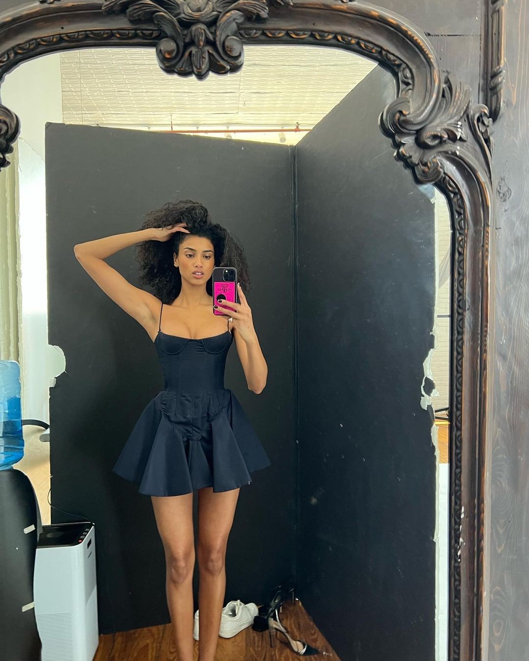 Imaan Hammam Looks Hot On Selfie