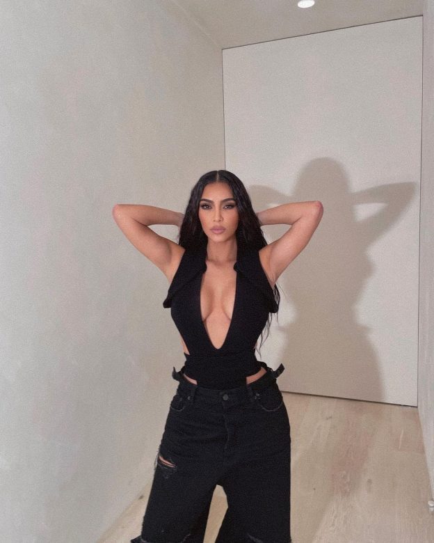 Kim Kardashian Tits