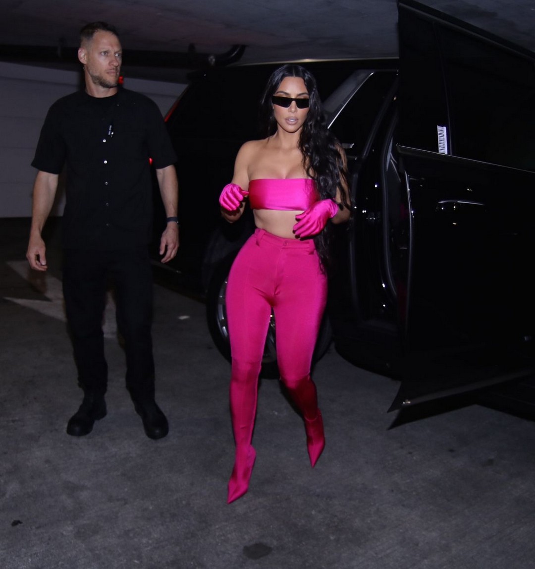 Kim Kardashian Hot In Pink