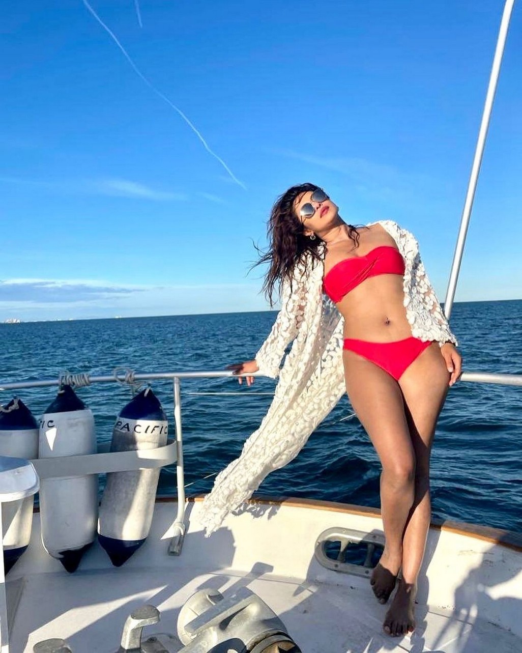 Priyanka Chopra Sexy Bikini