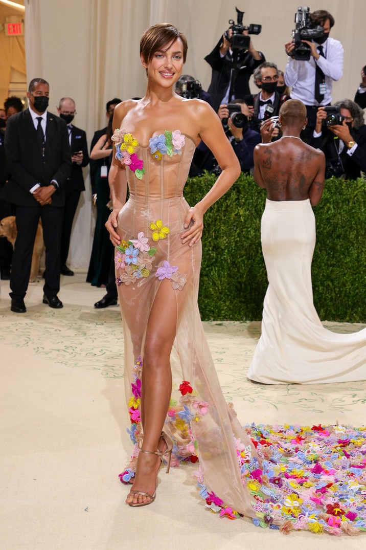 Irina Shayk Hot At Met Gala 2021