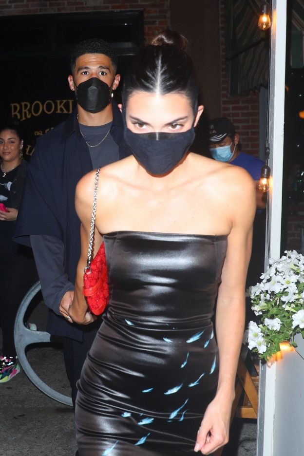 Kendall Jenner Showed Her Skinny Legs In A Leather Dress (21 Photos)