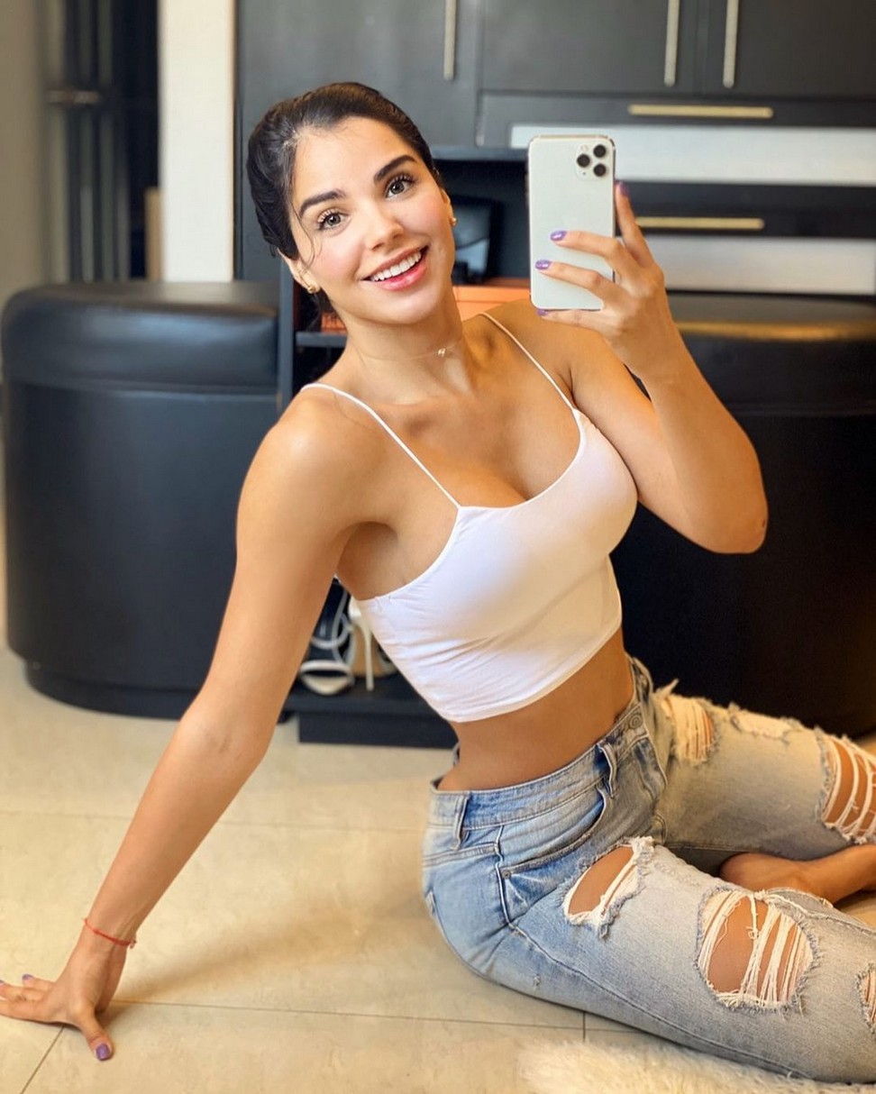 Stephany Gonzalez Hot Selfie