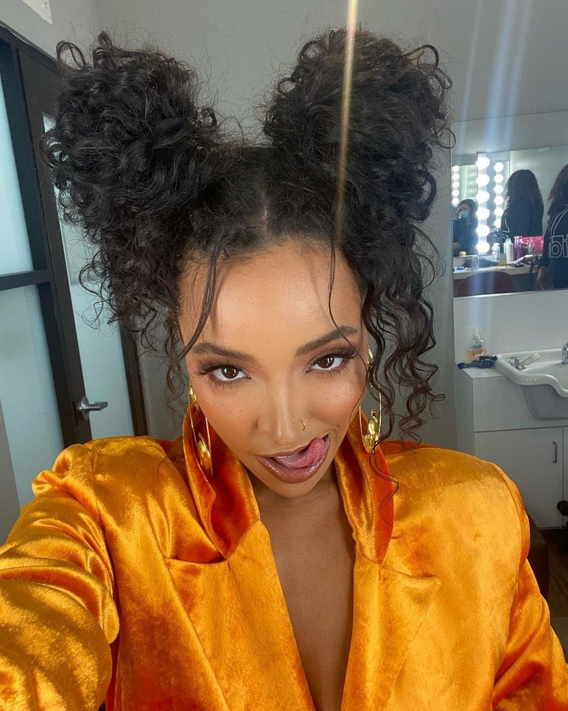 Tinashe Selfe