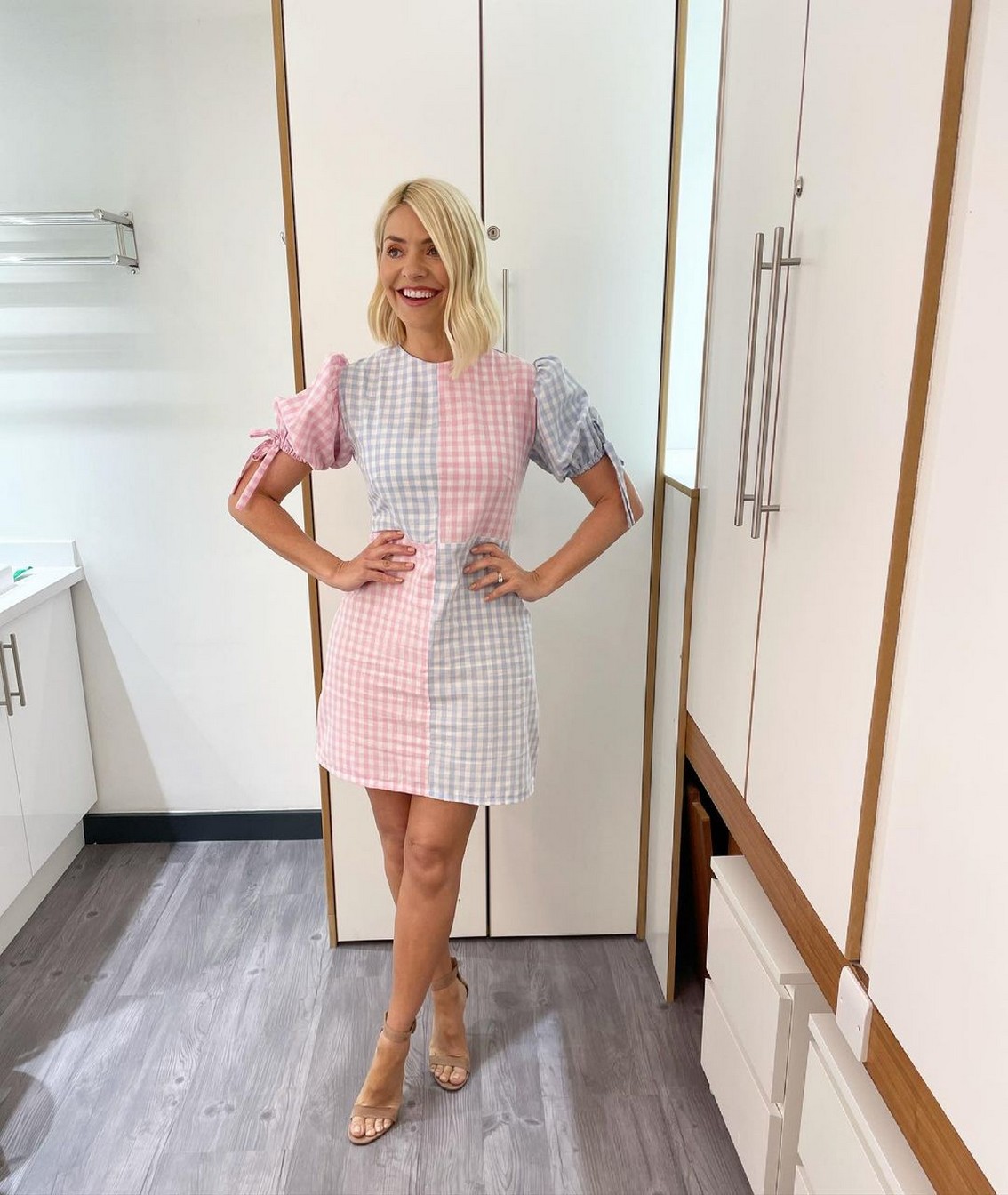 Holly Willoughby Barefoot