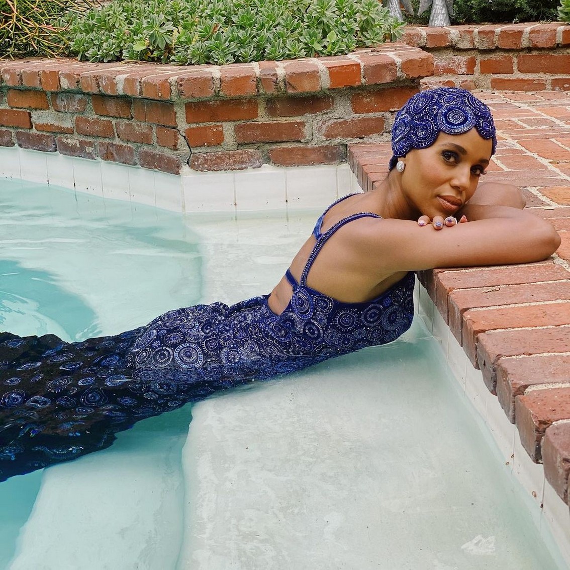 Kerry Washington SAG Pool Jump