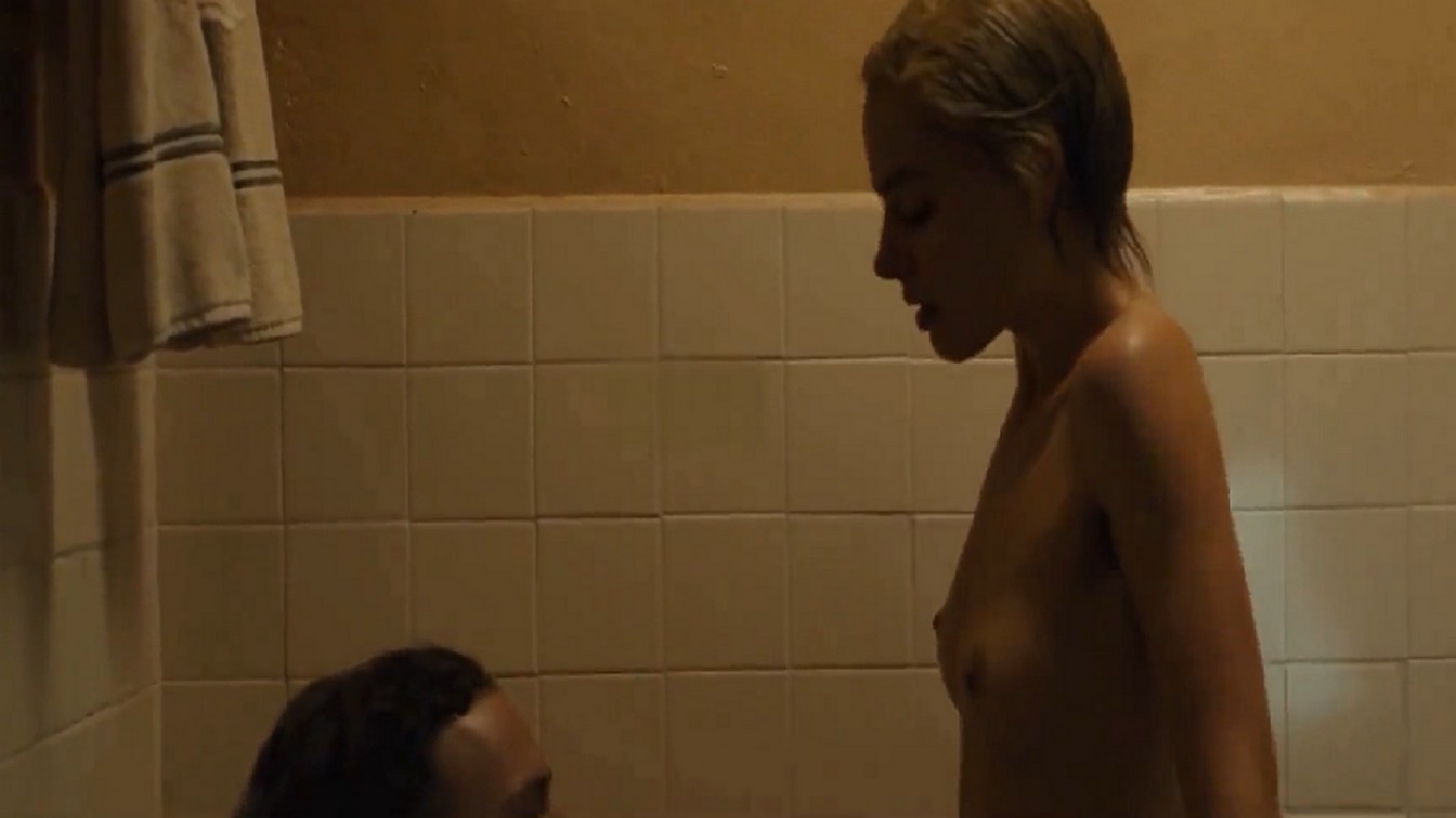 Margot Robbie Topless