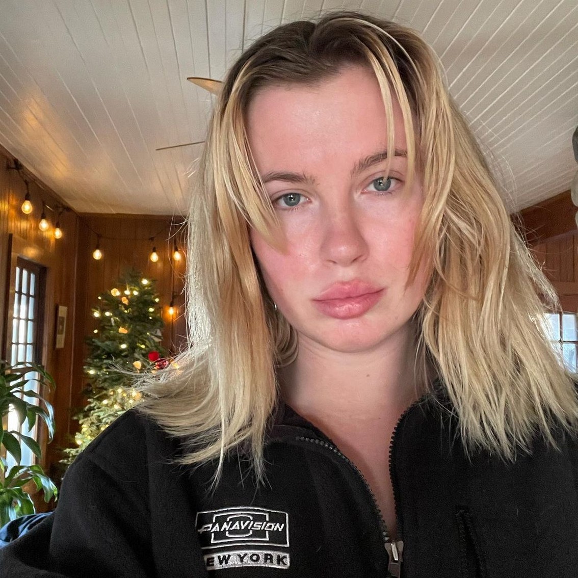 Ireland Baldwin Nude In Her Mansion In 2021 6 Photos Fappeningtime