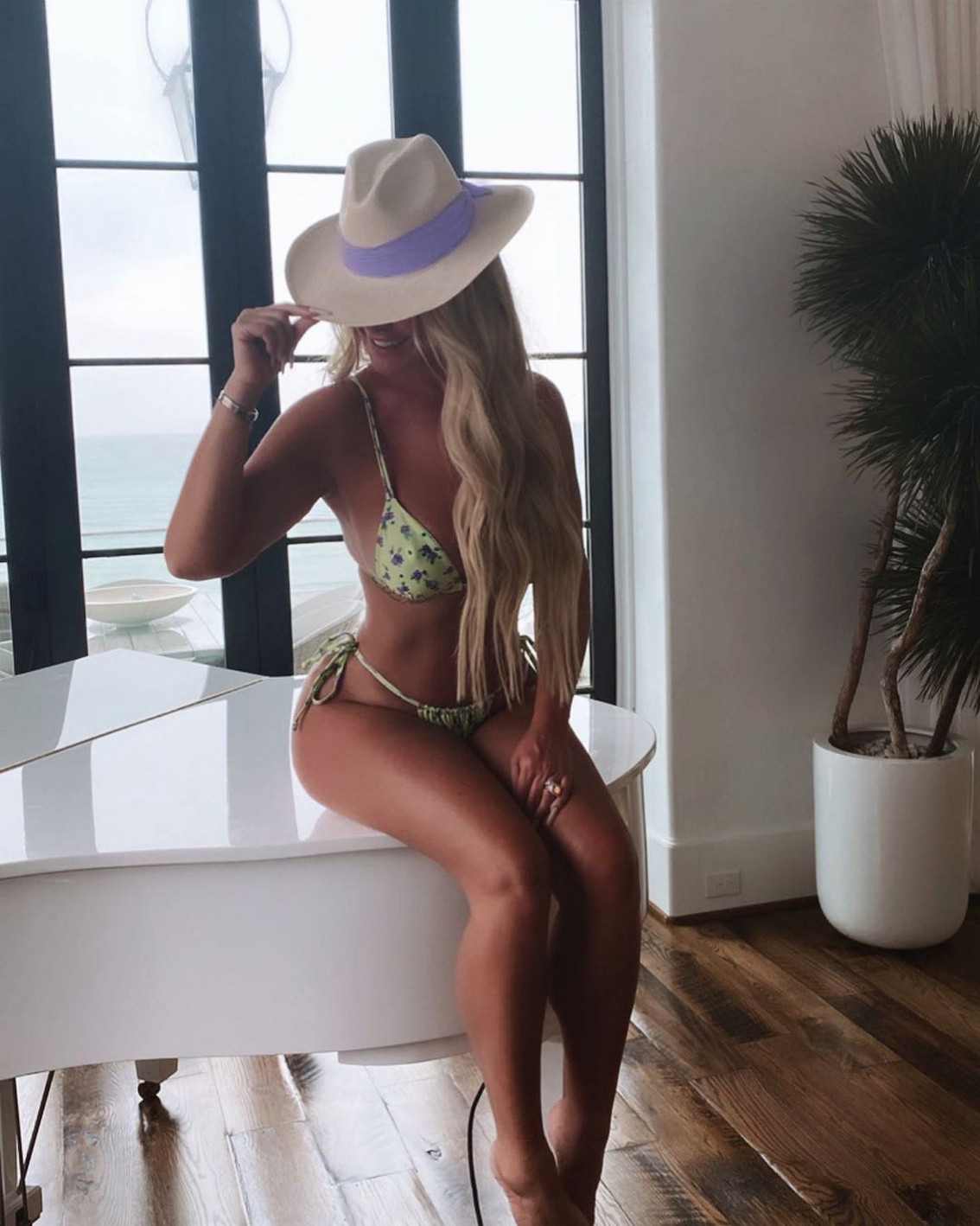 Kim Zolciak-Biermann Bikini