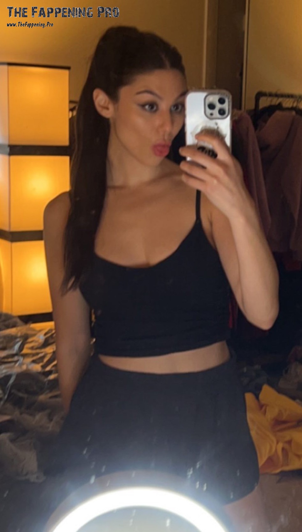 Kira Kosarin Selfie