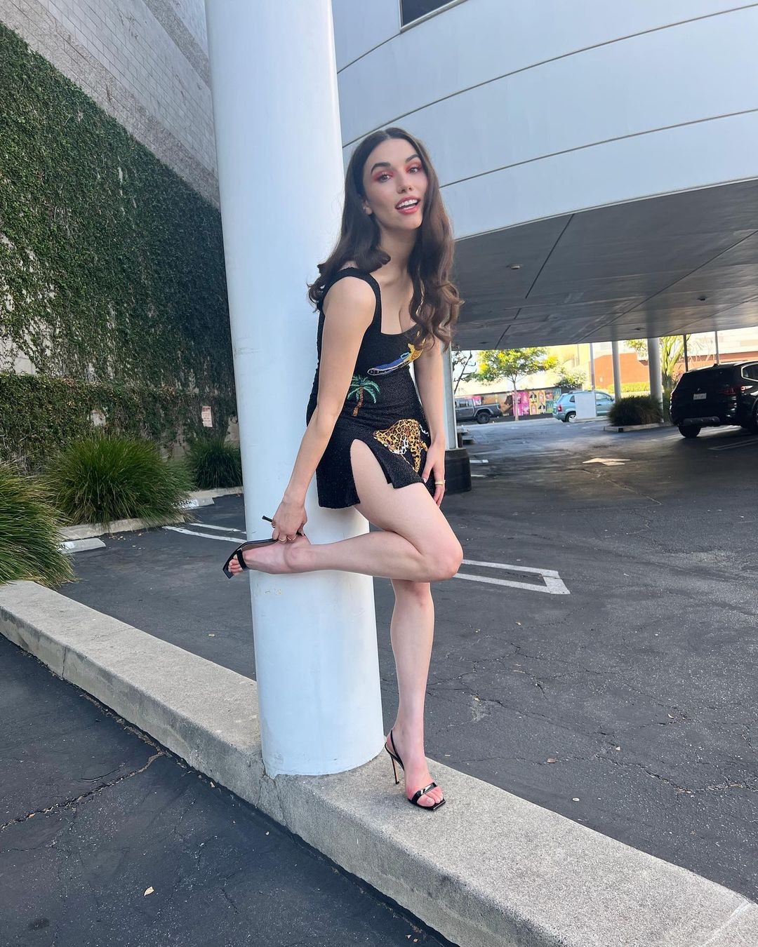 Grace Caroline Currey Sexy Legs And Feet