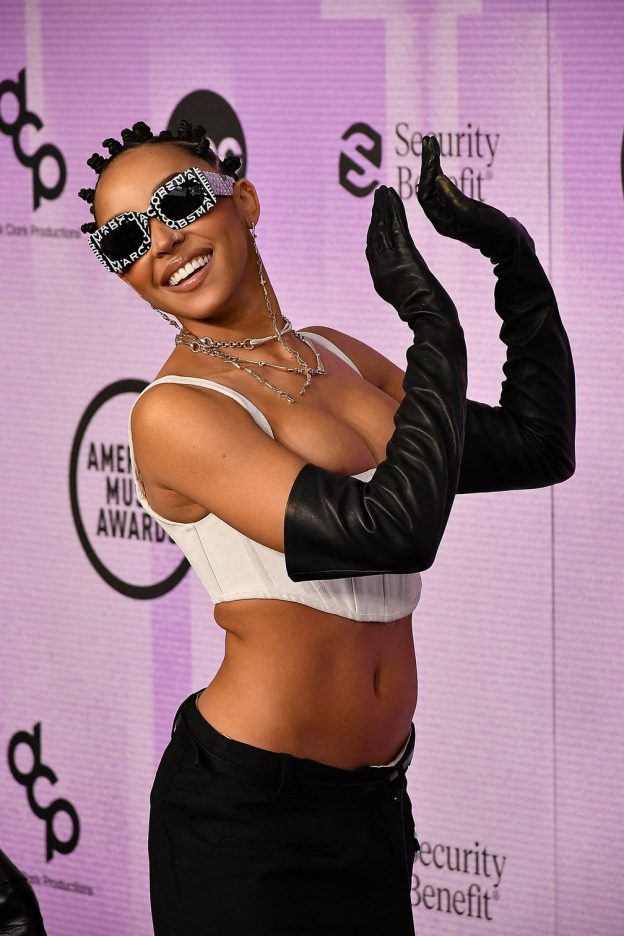 Tinashe at American Music Awards 2022
