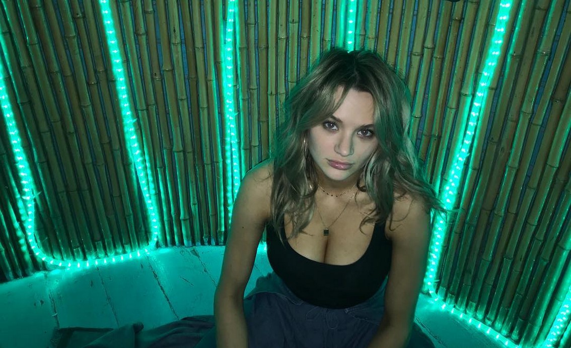 Hunter King Cleavage