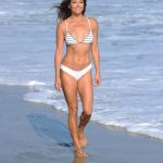 Brooke Burke Flaunts A Sexy Body In A Bikini (16 Photos)