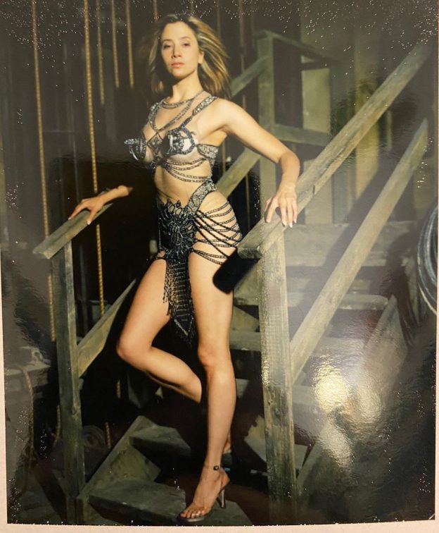 Mira Sorvino Still Sexy In 2020 (11 New Photos)