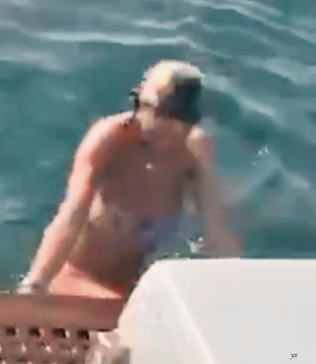 Rita Ora Nude Boobs On A Yacht With Romain Gavras (10 Photos And GIF + Videos)