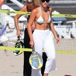 Sofia Richie In A White Bikini And Jeans On The Beach In Malibu (18 Photos)