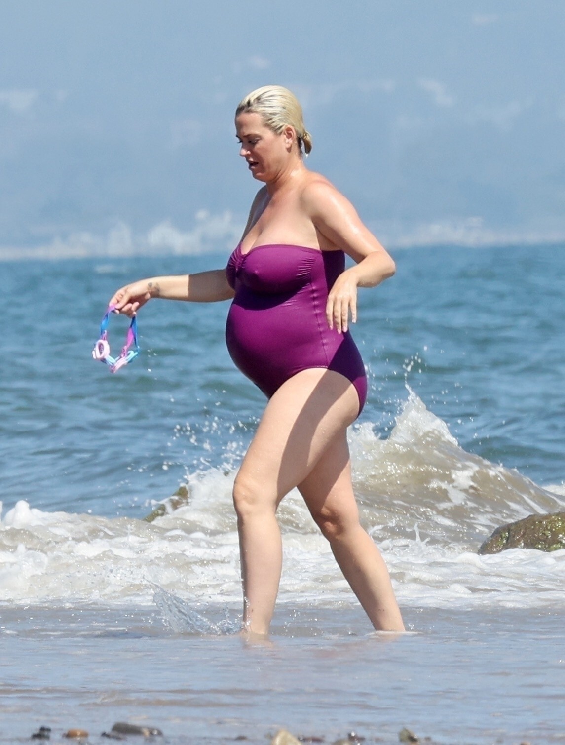Katy Perry Pregnant in Bikini