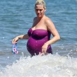 Katy Perry In A Sexy Bikini On The Beach While Pregnant (52 Photos)