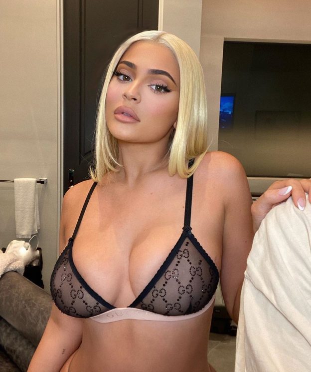 Kylie Jenner Became A Sexy Blonde (4 Photos And Videos)