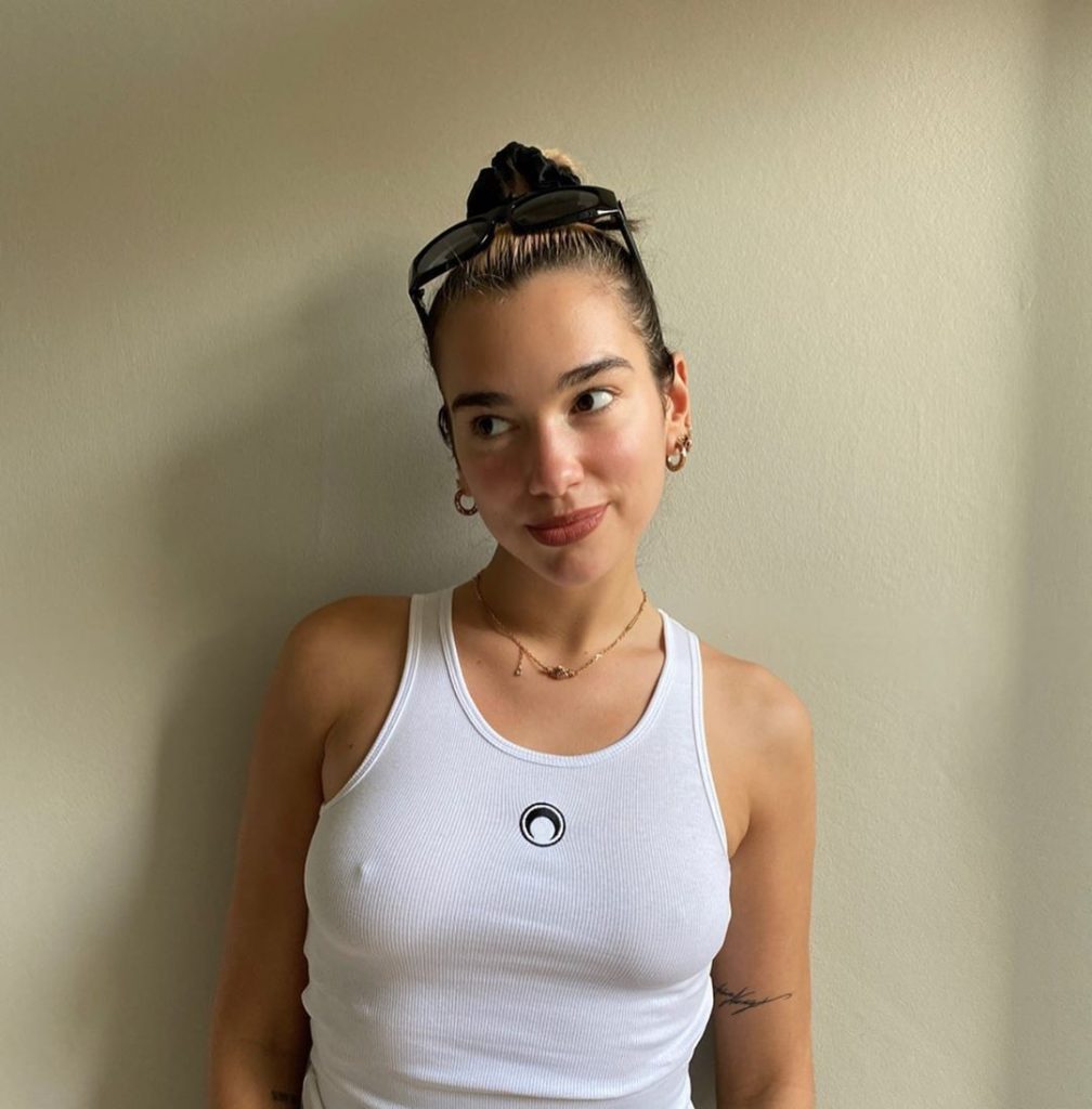 Dua Lipa Showed Her Tits With Hard Nipples Braless 2 Photos Video Fappeningtime 9511