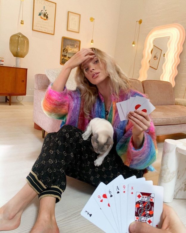 Elsa Hosk At Home In A Sexy Gucci Outfit (7 Photos)