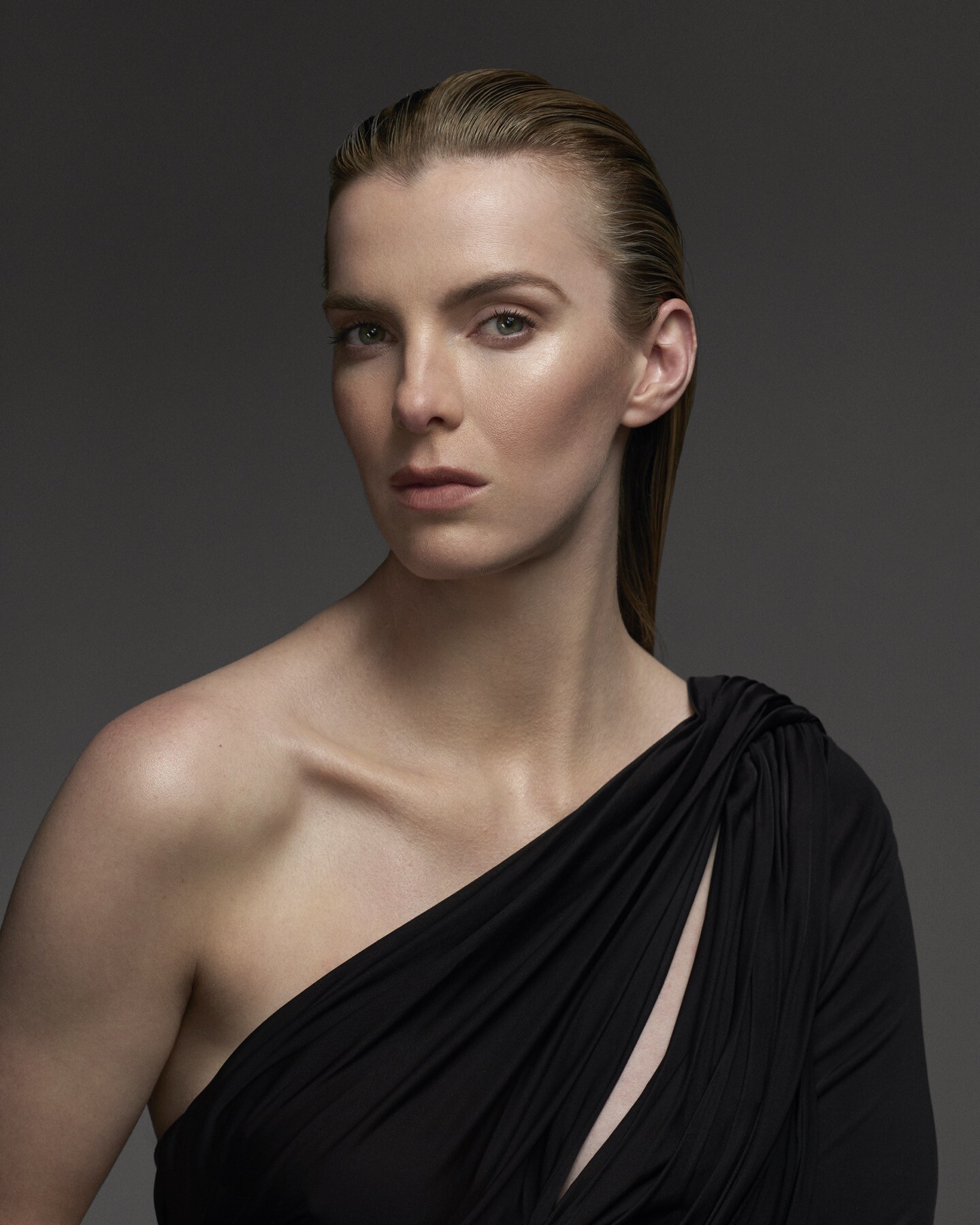 Betty Gilpin Hot