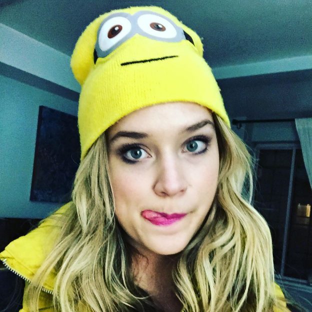 Elizabeth Lail Sexlfie