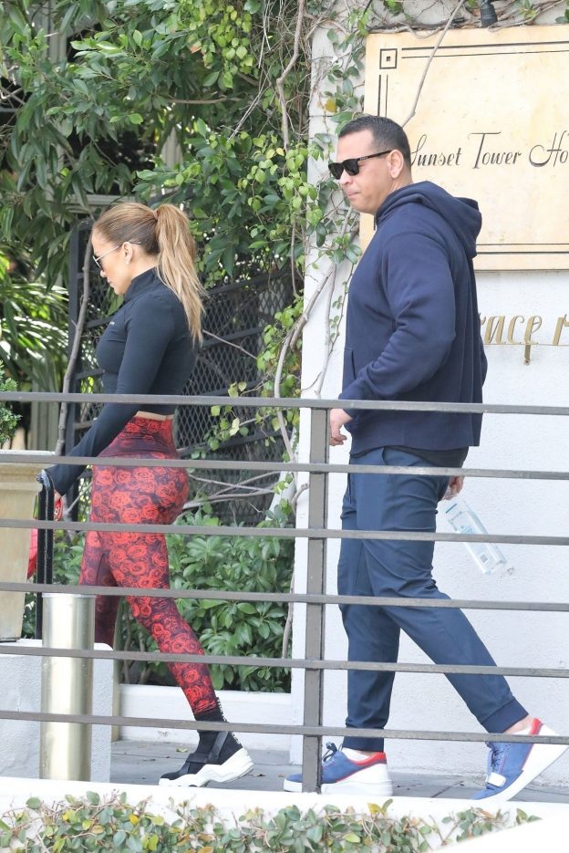 Jennifer Lopez Showed Off A Sexy Ass On Los Angeles (20 Photos)