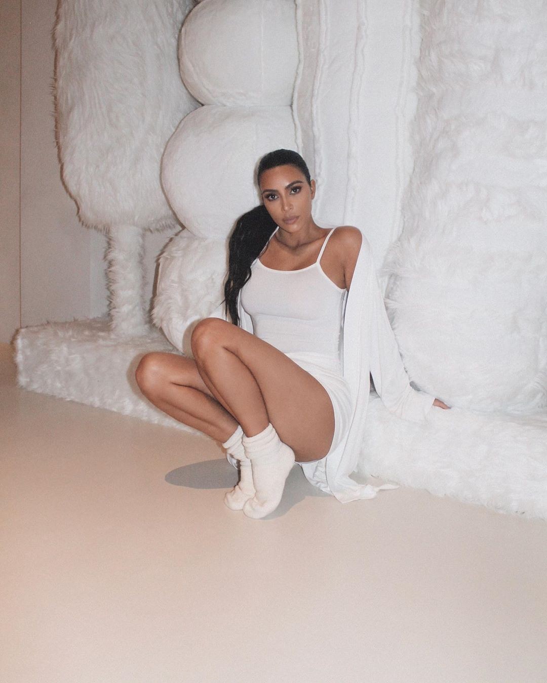 Kim Kardashian Sexy Legs