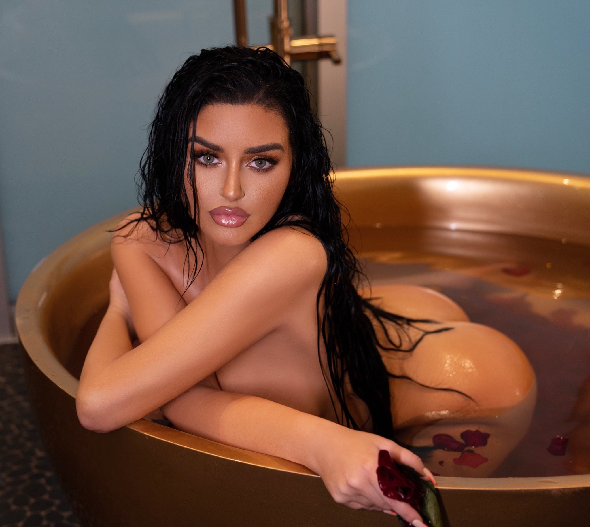 Abigail Ratchford Nude