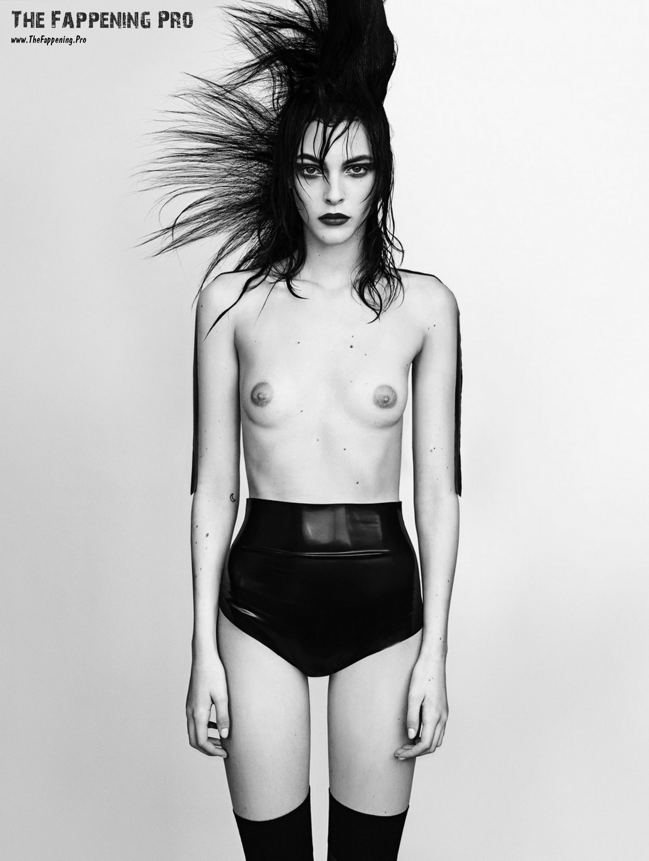 Vittoria Ceretti Topless