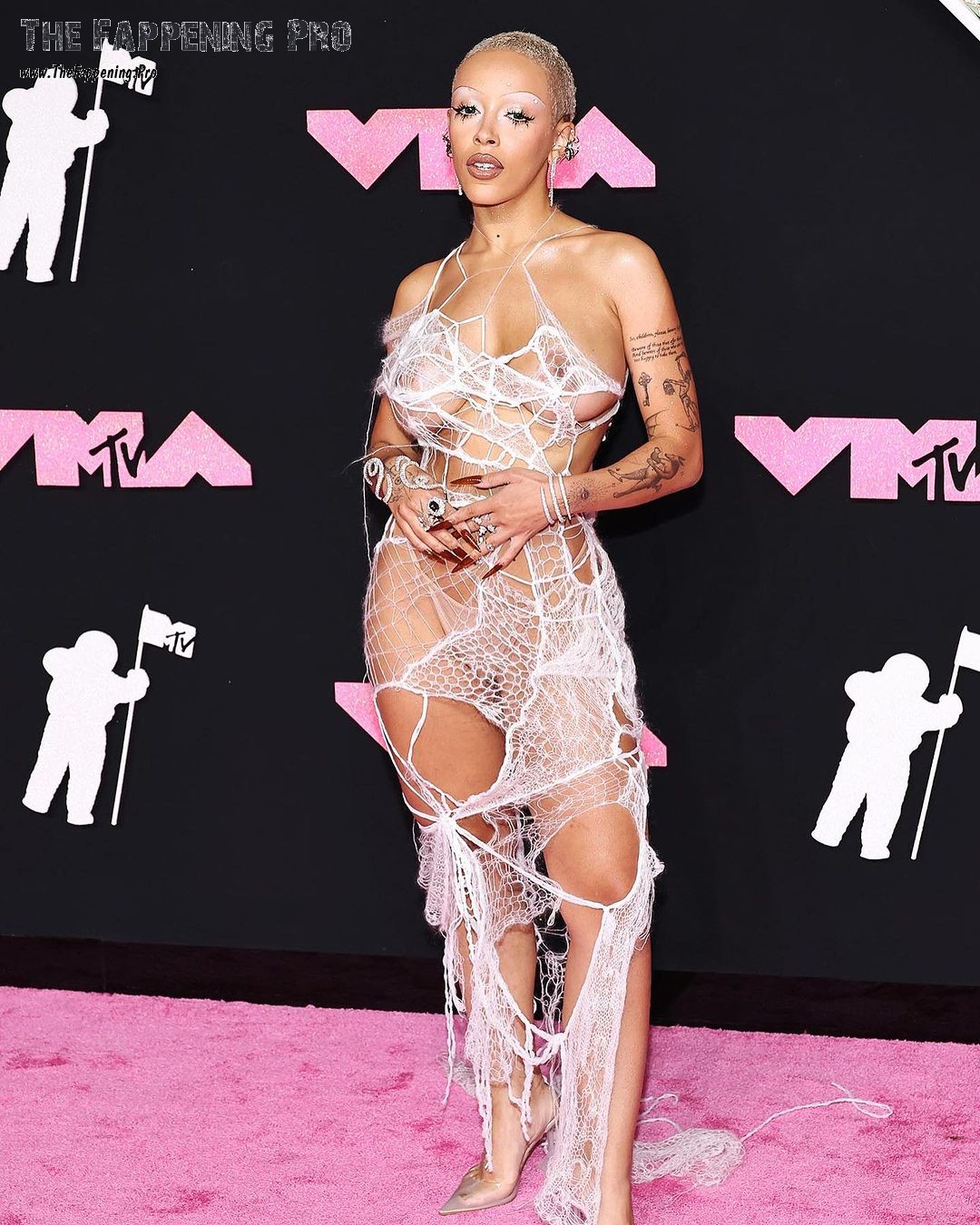 Doja Cat Exposed Tits At Video Music Awards