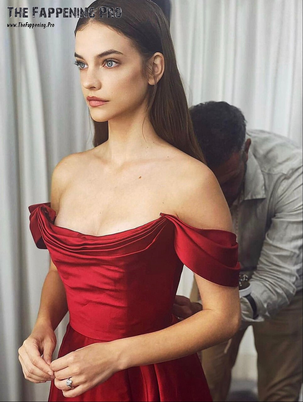 Barbara Palvin Cleavage