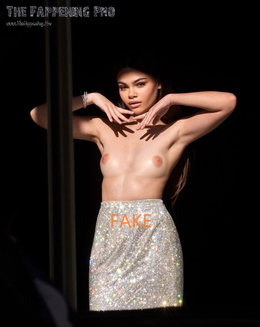 Ariana greenblatt nude