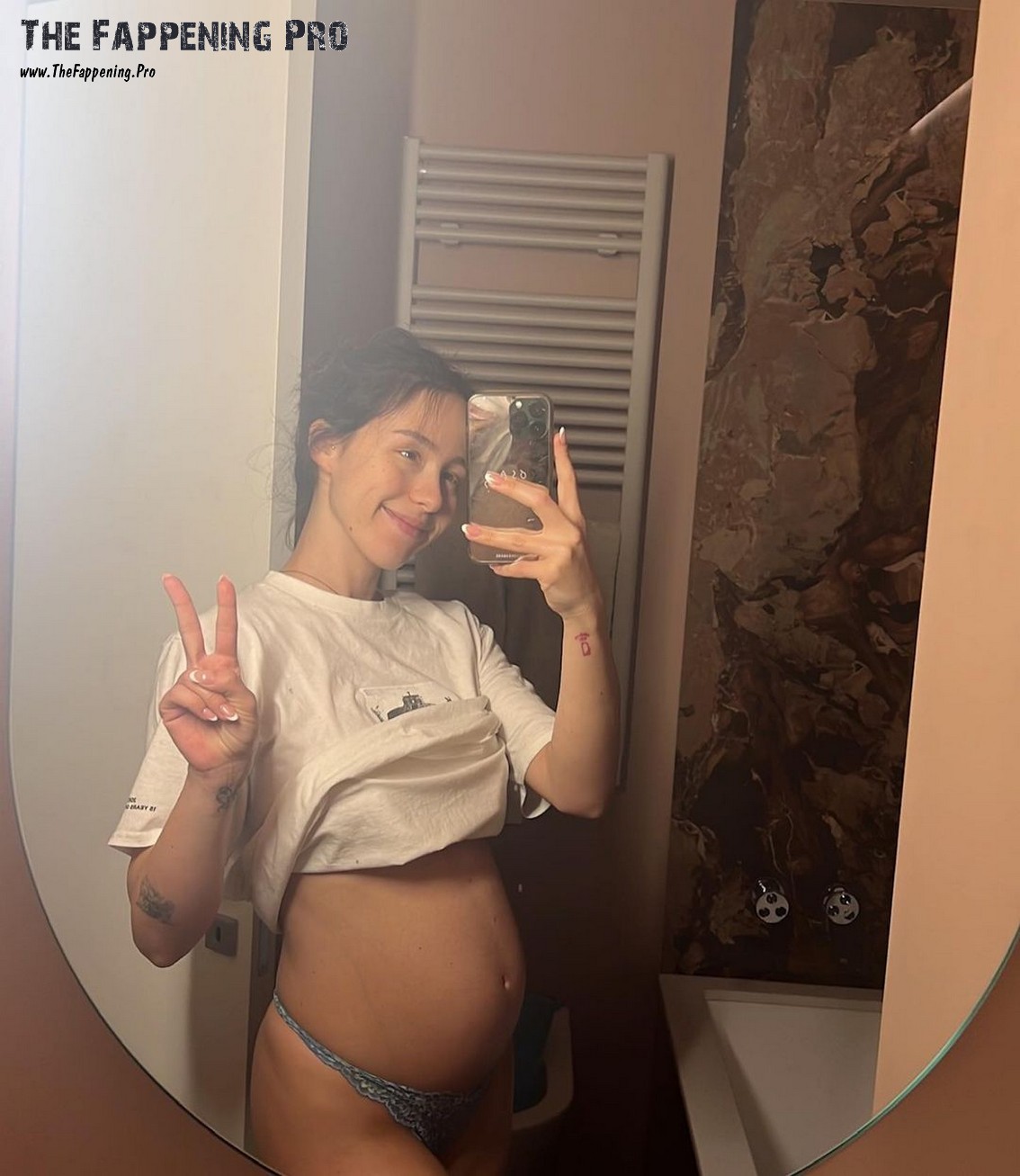 Aurora Ramazzotti Leaked Pregnant Selfie