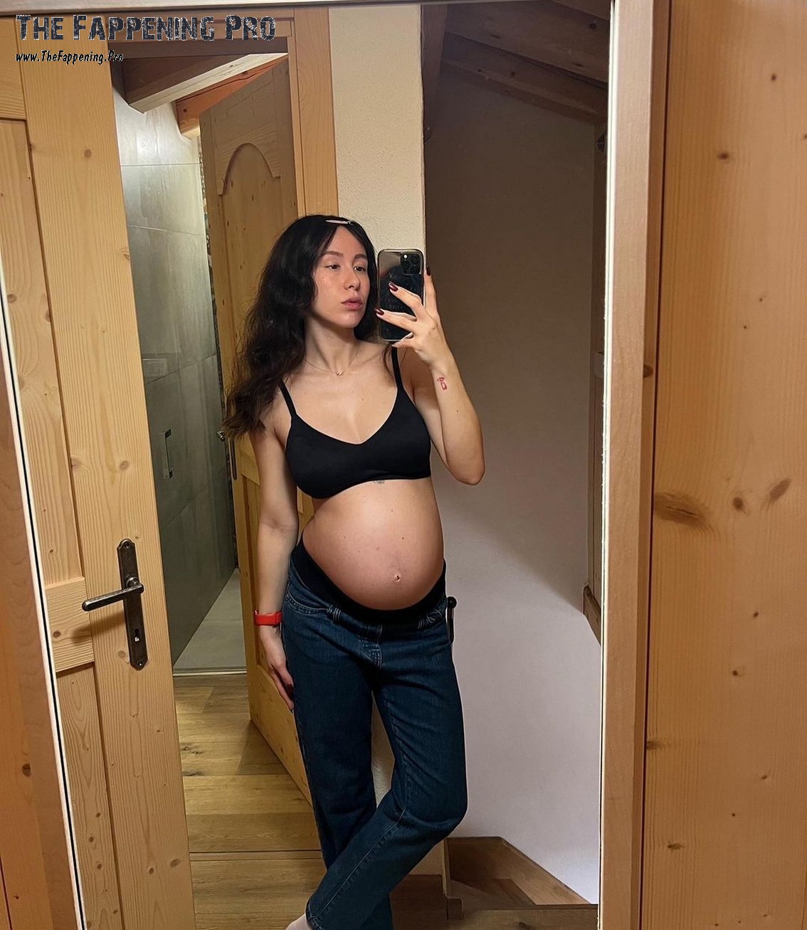 Aurora Ramazzotti Pregnant