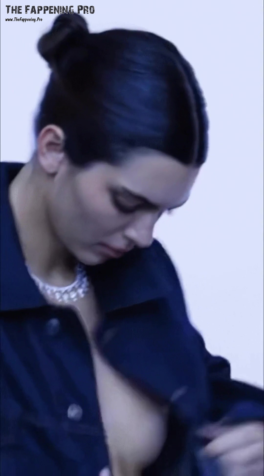 Kendall Jenner Exposed Tits BTS