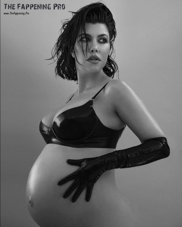 Kourtney Kardashian Pregnant No Panties