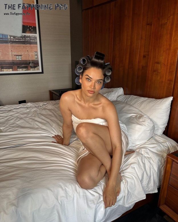 Shanina Shaik Sexy