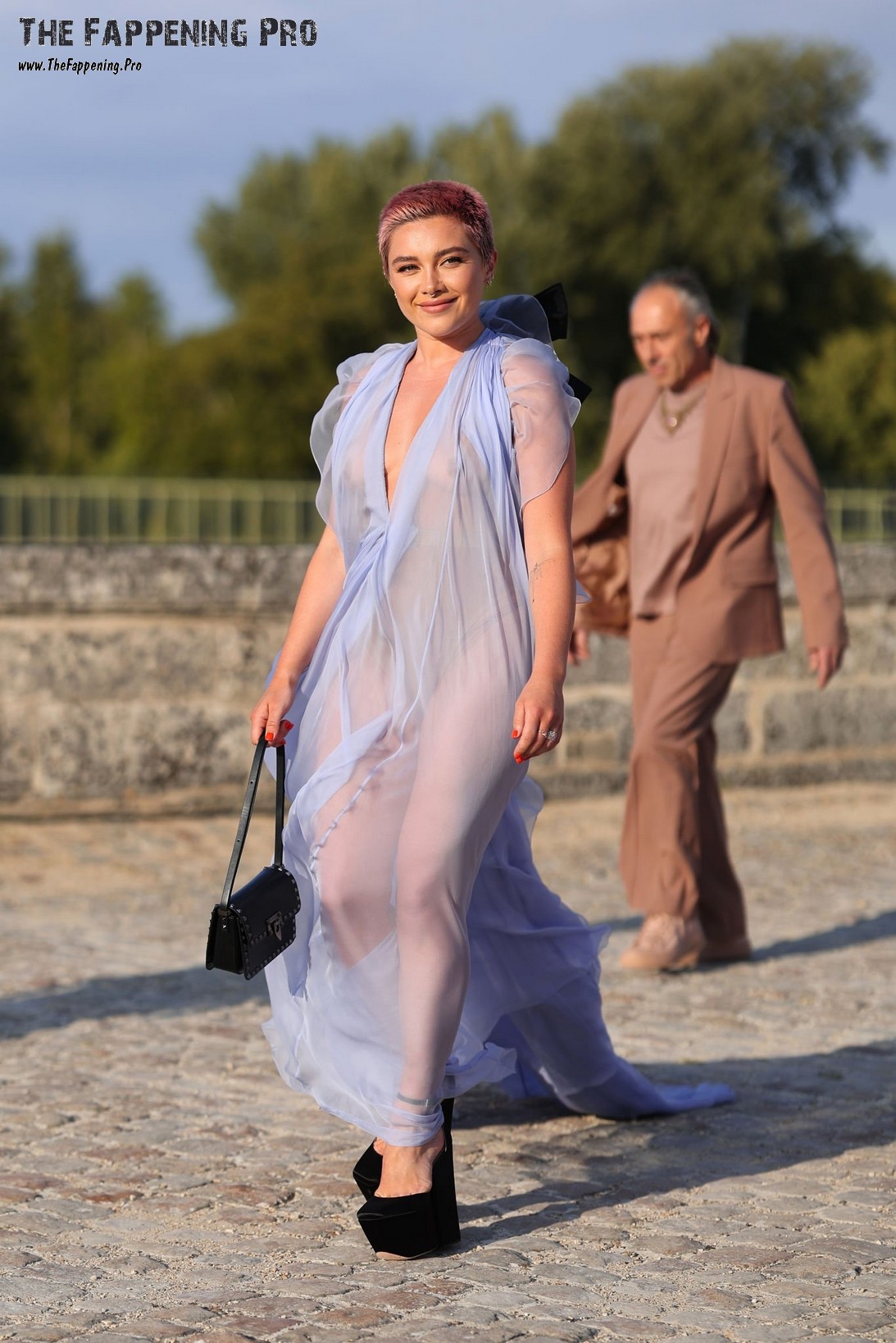 Florence Pugh See Through Nudity