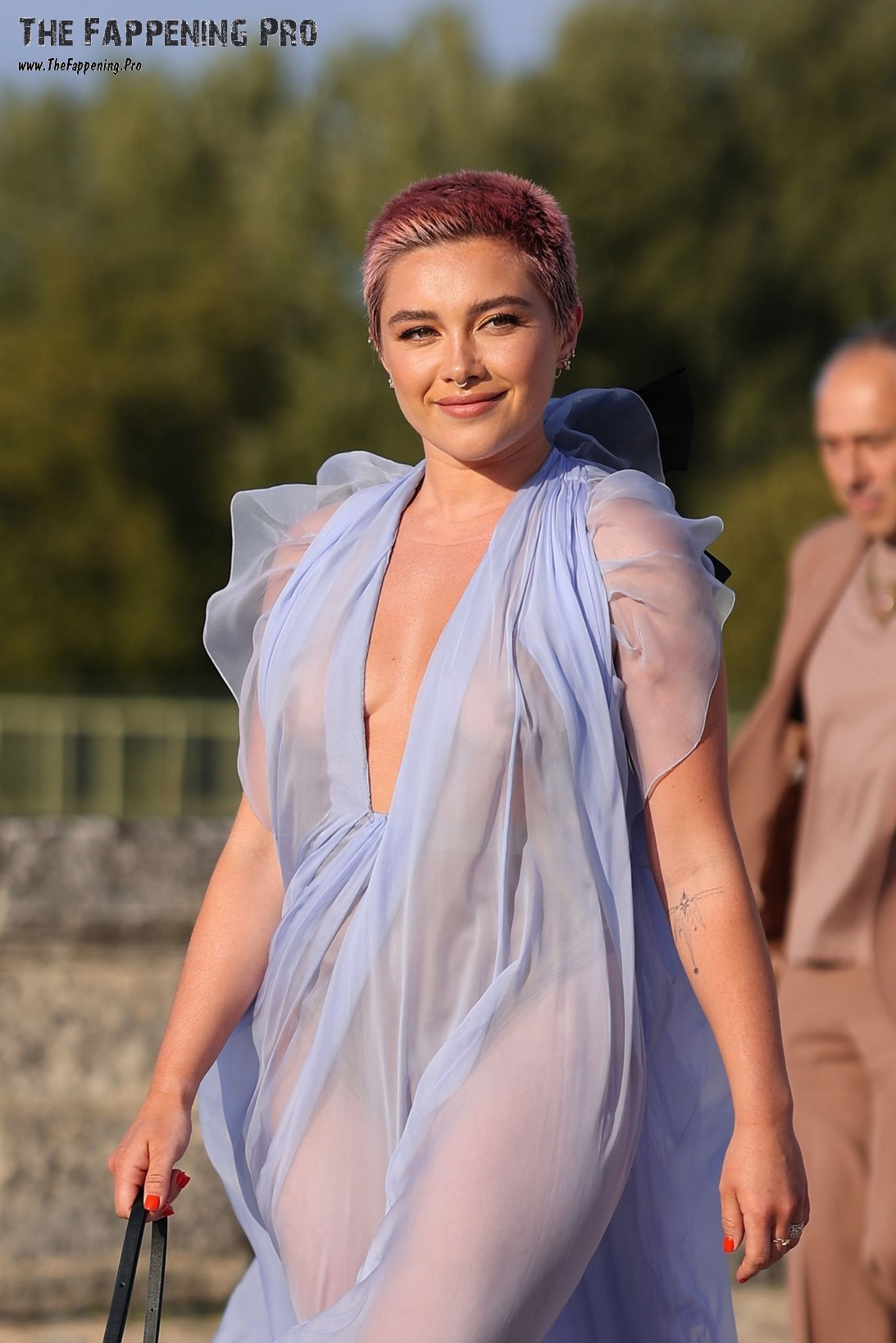 Florence Pugh Nude Tits