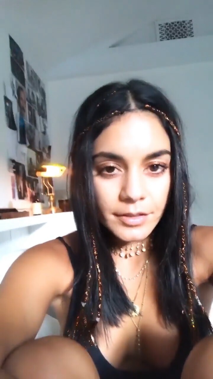 Vanessa Hudgens Hot