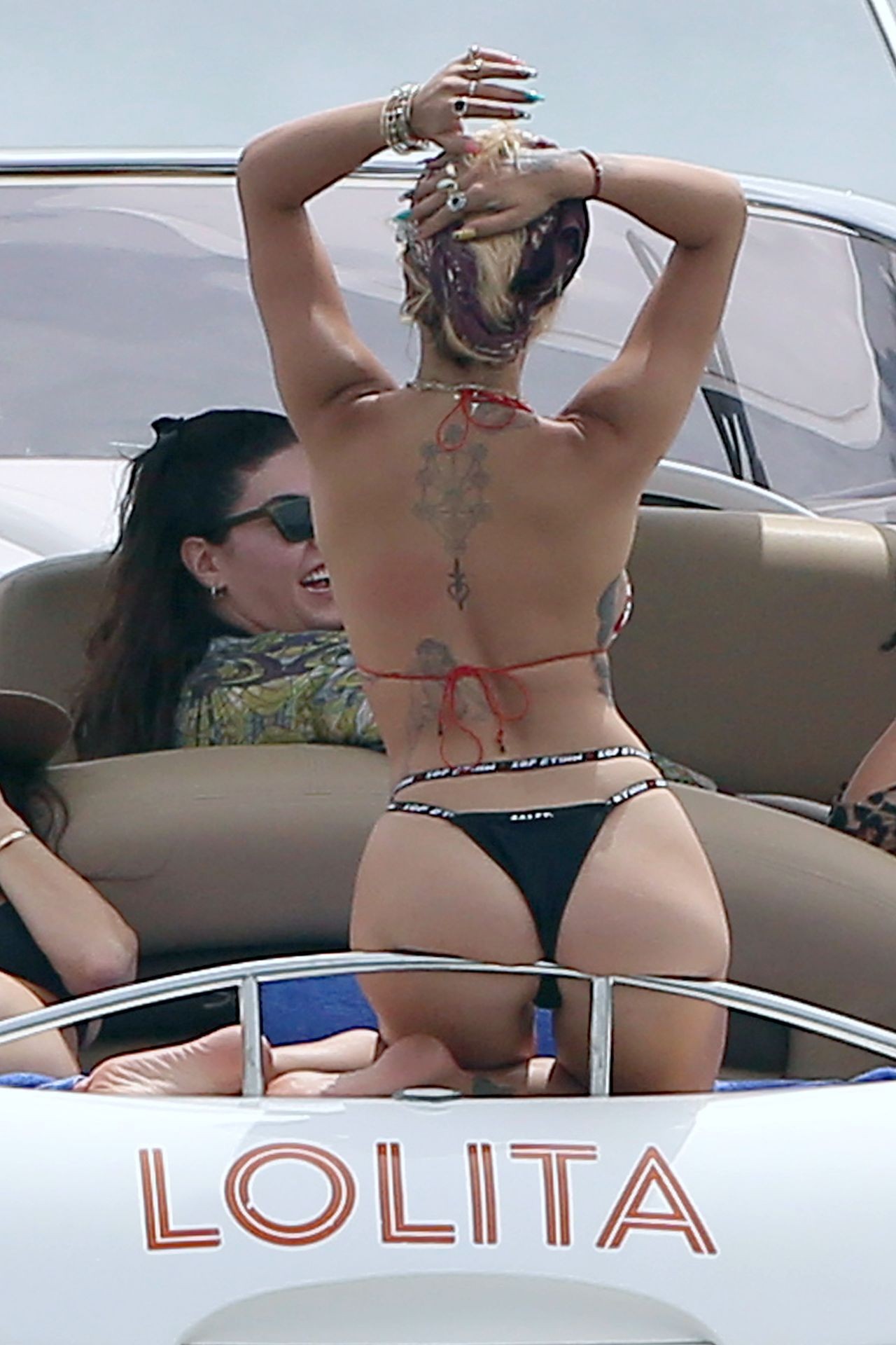 Rita Ora juicy Ass