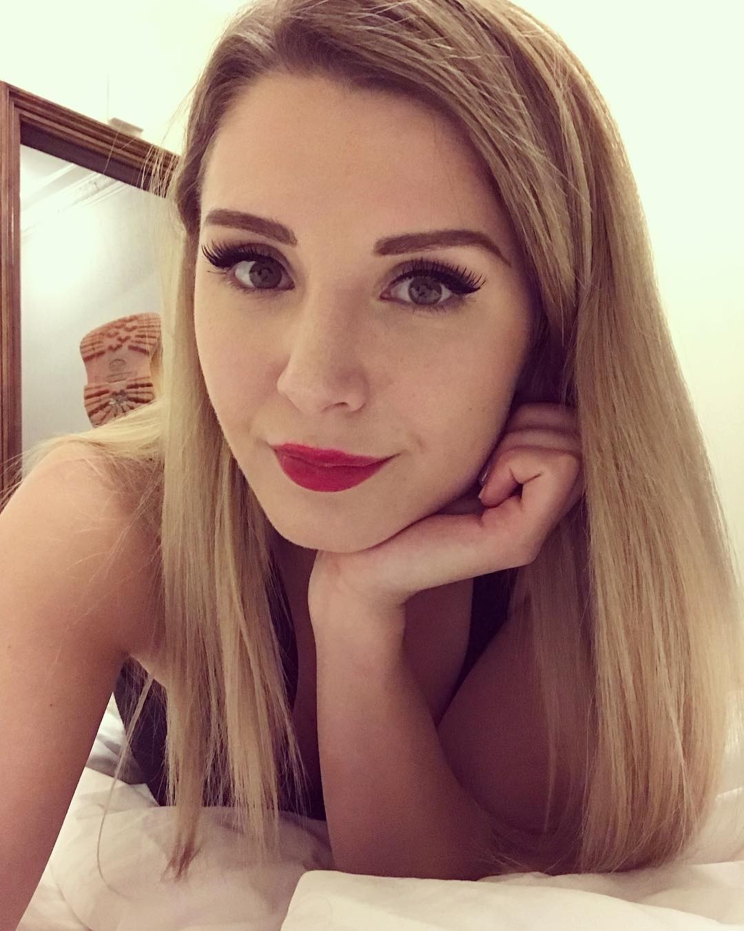 Lauren Southern Leaked Selfie