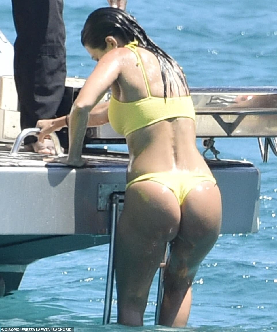 Kourtney Kardashian Bikini