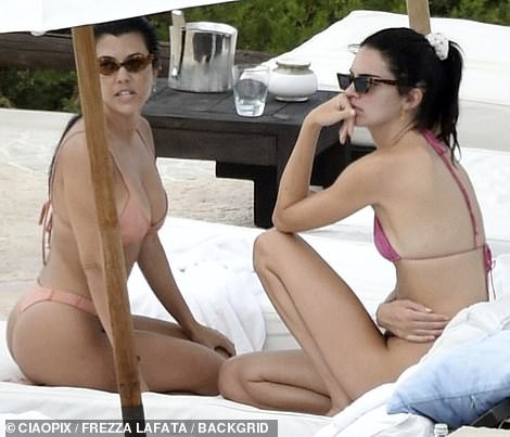 Kendall Jenner & Kourtney Kardashian Hot