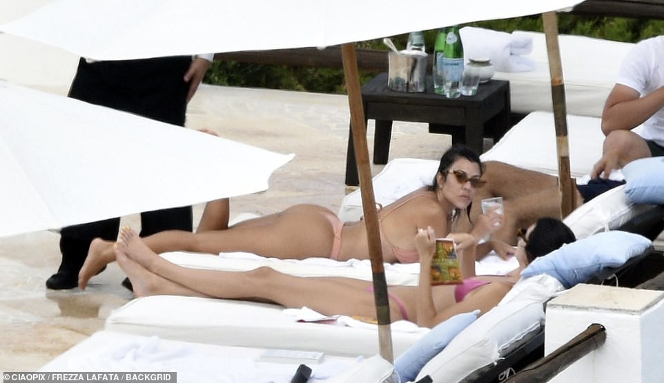 Kendall Jenner & Kourtney Kardashian at Poolside